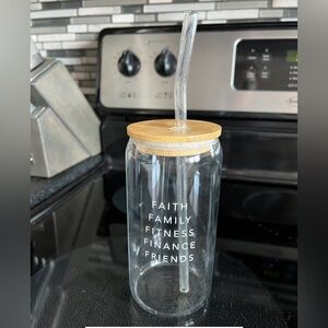 Glass tumbler with bamboo lid & straw